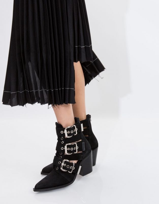 Caceres bootie jeffrey campbell best sale