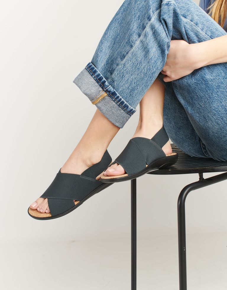 נעלי נשים - NR Rapisardi - סנדלי איקס שטוחים CRES - אפור כהה