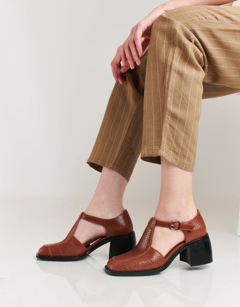 נעלי נשים - Jeffrey Campbell - סנדלים סגורים OTTO נחש - חום