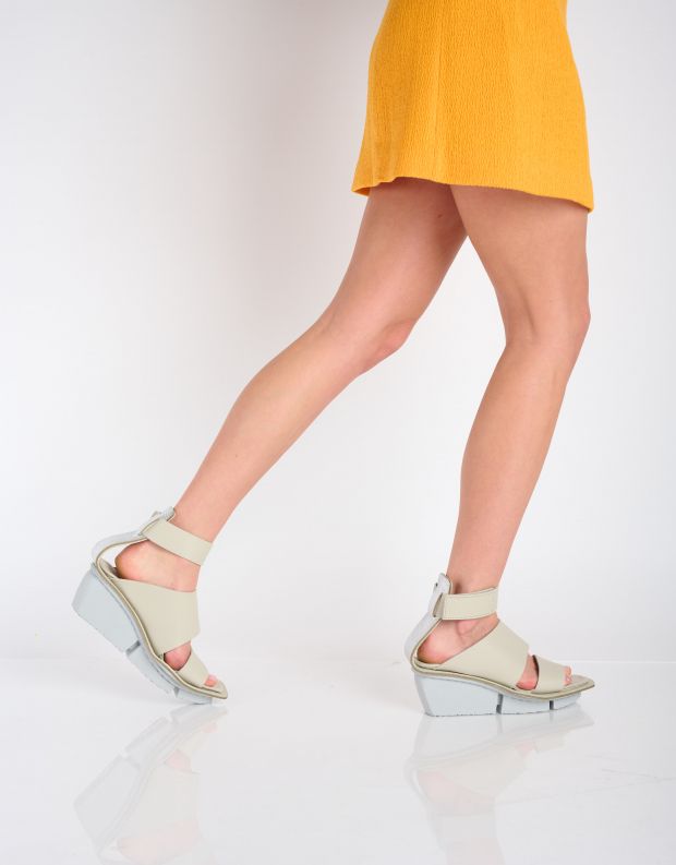 נעלי נשים - Trippen - סנדלי עור REFINE - אפור בהיר